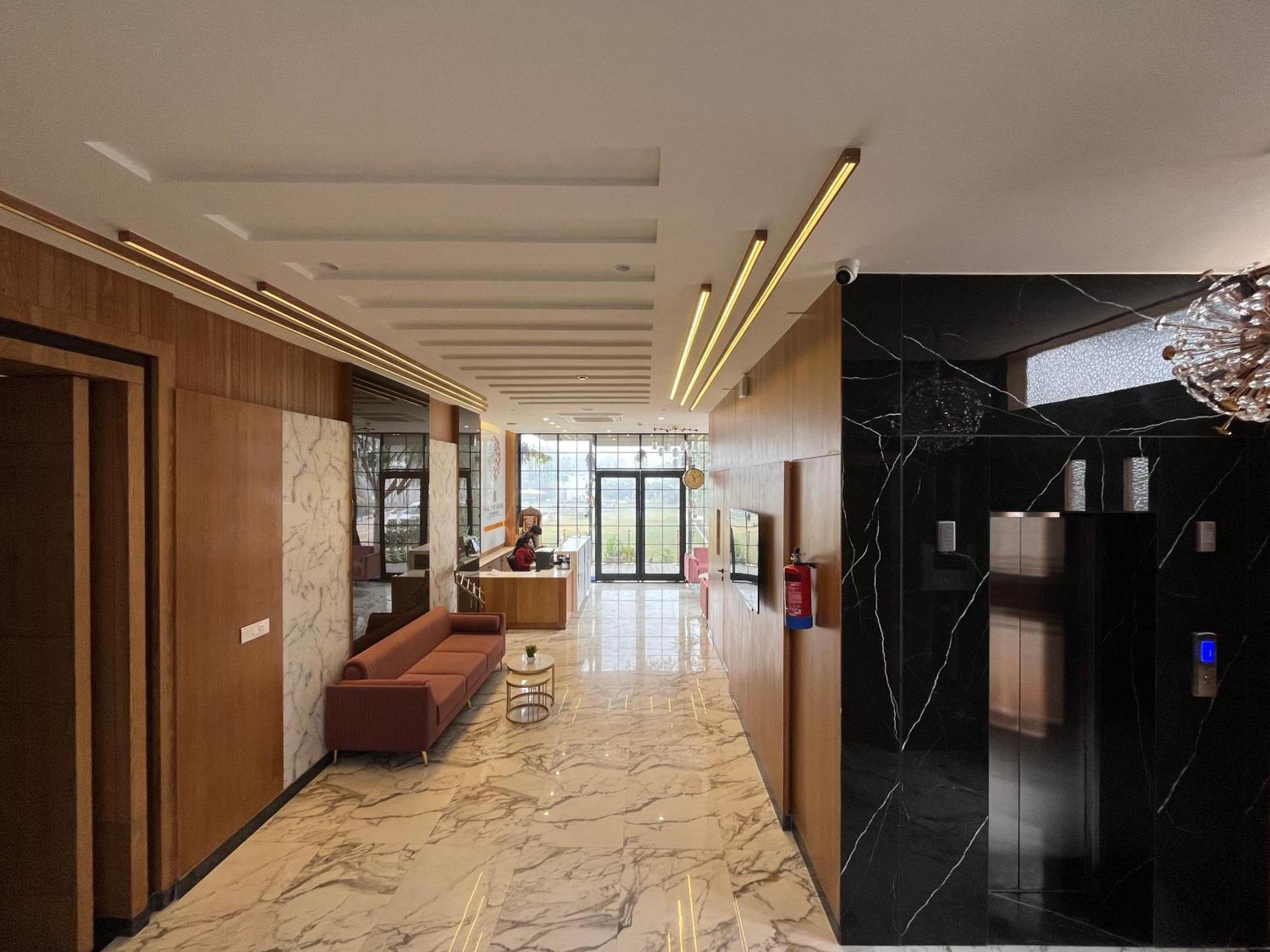 Hotel Three Seasons Vrindāvan Exterior foto